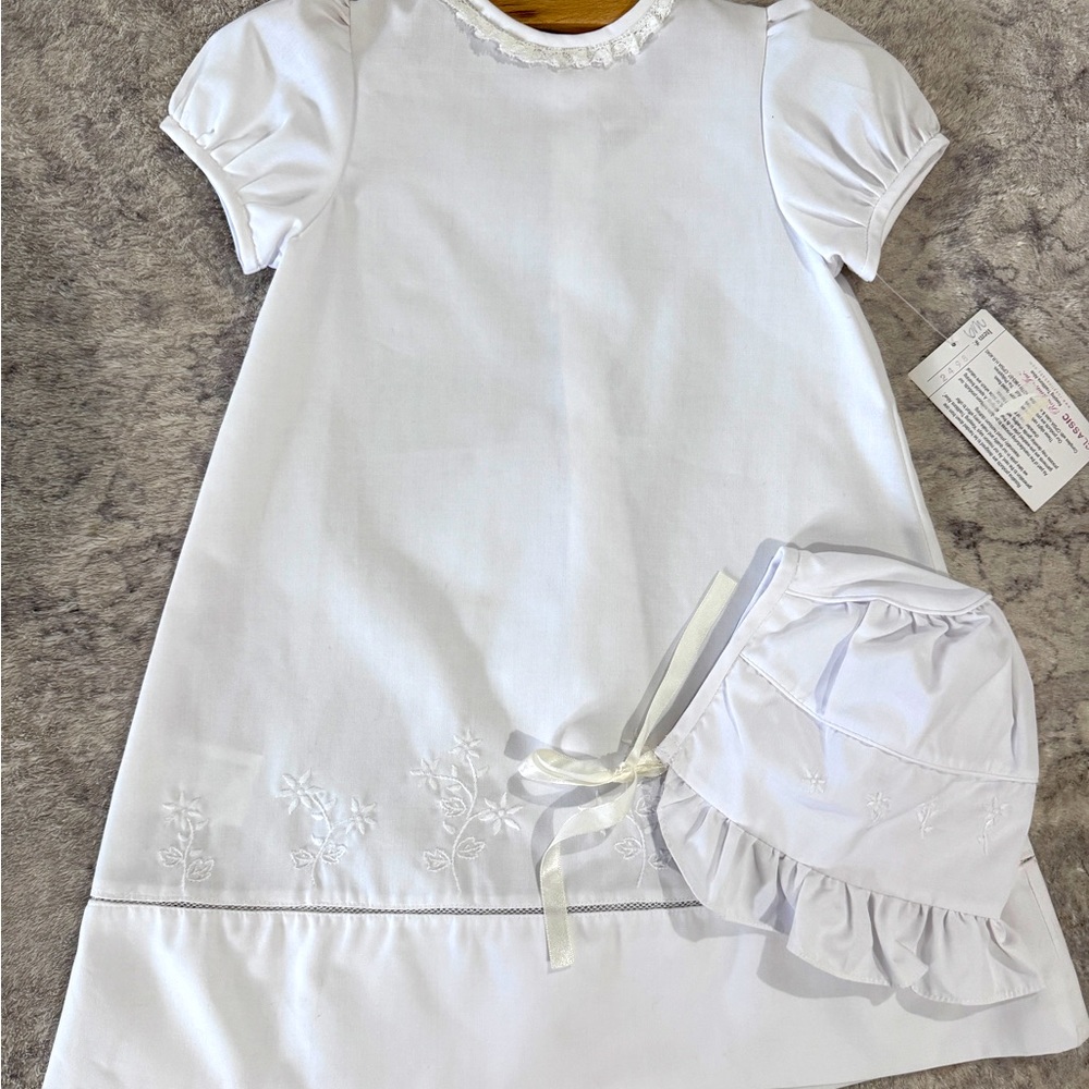 Baby dress with bonnet
